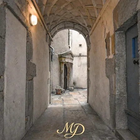 Myd - Le Donjon Apartman *
